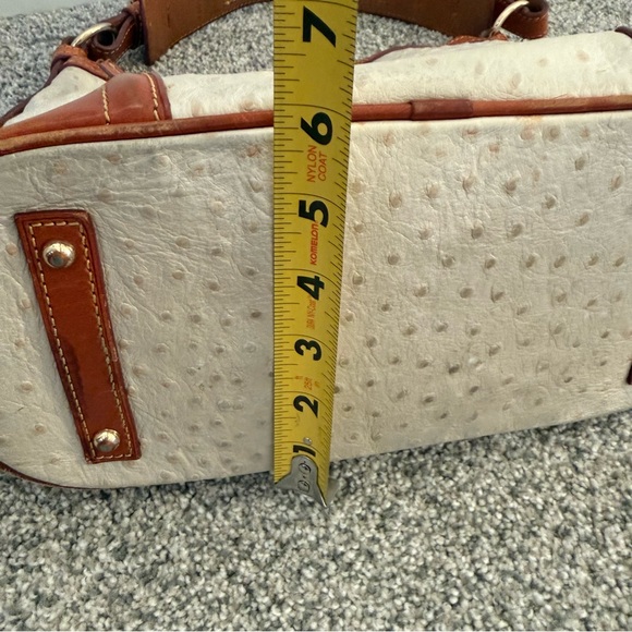 Dooney Bourke Women's Hobo Bag Pearl Ostrich Cream Brown Leather Shoulder Bag - Picture 9 of 16